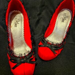 Club Couture Size 7 Red & Black Heels